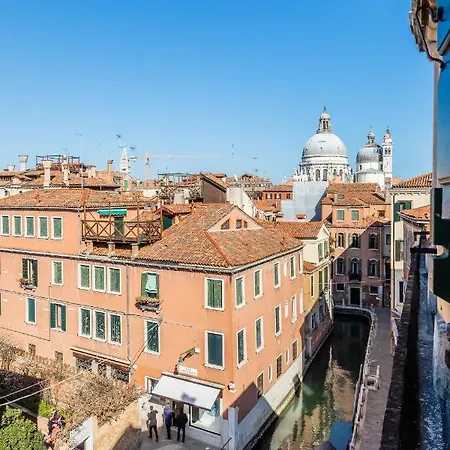 La Casa Di Hubert De Givenchy - Dimora Italia Lägenhet Venedig