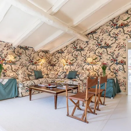 Lägenhet La Casa Di Hubert De Givenchy - Dimora Italia *