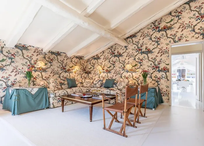 Lägenhet La Casa Di Hubert De Givenchy - Dimora Italia *